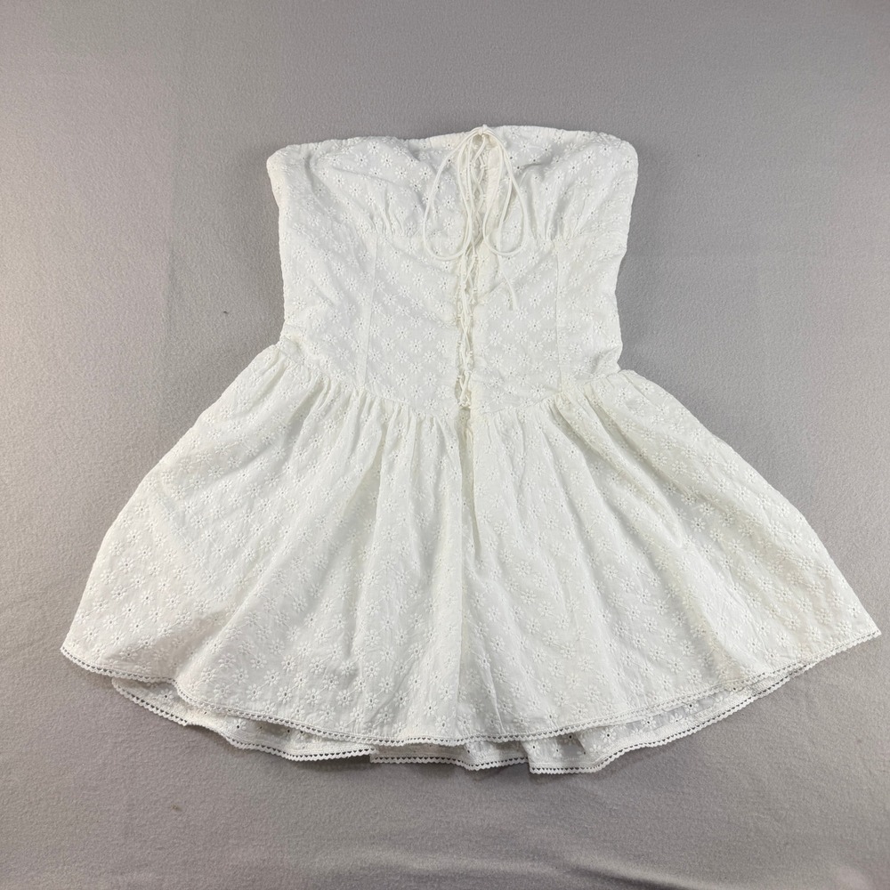 Forever 21 White Eyelet Lace Up Strapless Mini Dress Medium Cotton Smocked Back‎